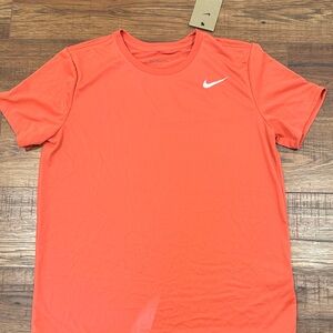 BRAND NEW! Womens Nike Dri-Fit Training T sz: Small